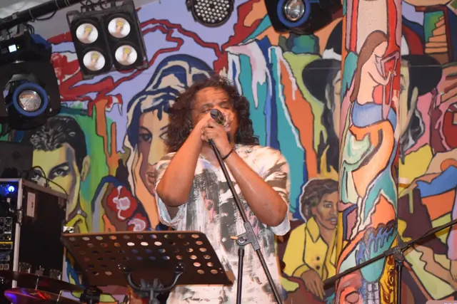 The Kemosabes live at High Spirits Cafe, Pune