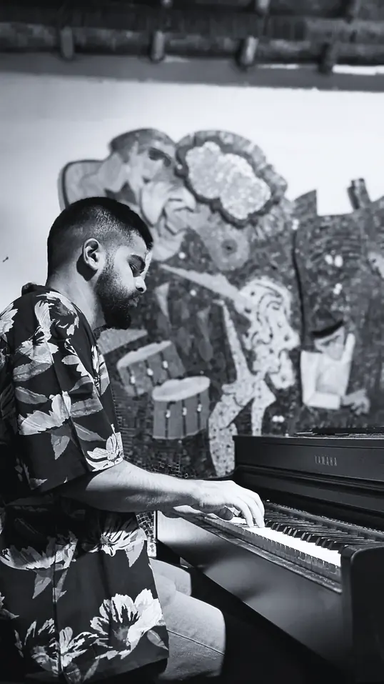 Karan Lekhyani, piano
